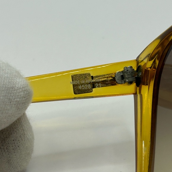 Vintage Playboy Sunglasses 4528 21 - Picture 6 of 7